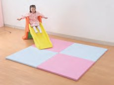 画像2: 防水安全マット　1枚　赤　青　黄　緑　保育園 幼稚園 キッズカフェ キッズスペース 施設 玩具 遊具 (2)